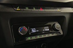 valkoinen Skoda Fabia 2018 kuva 22.