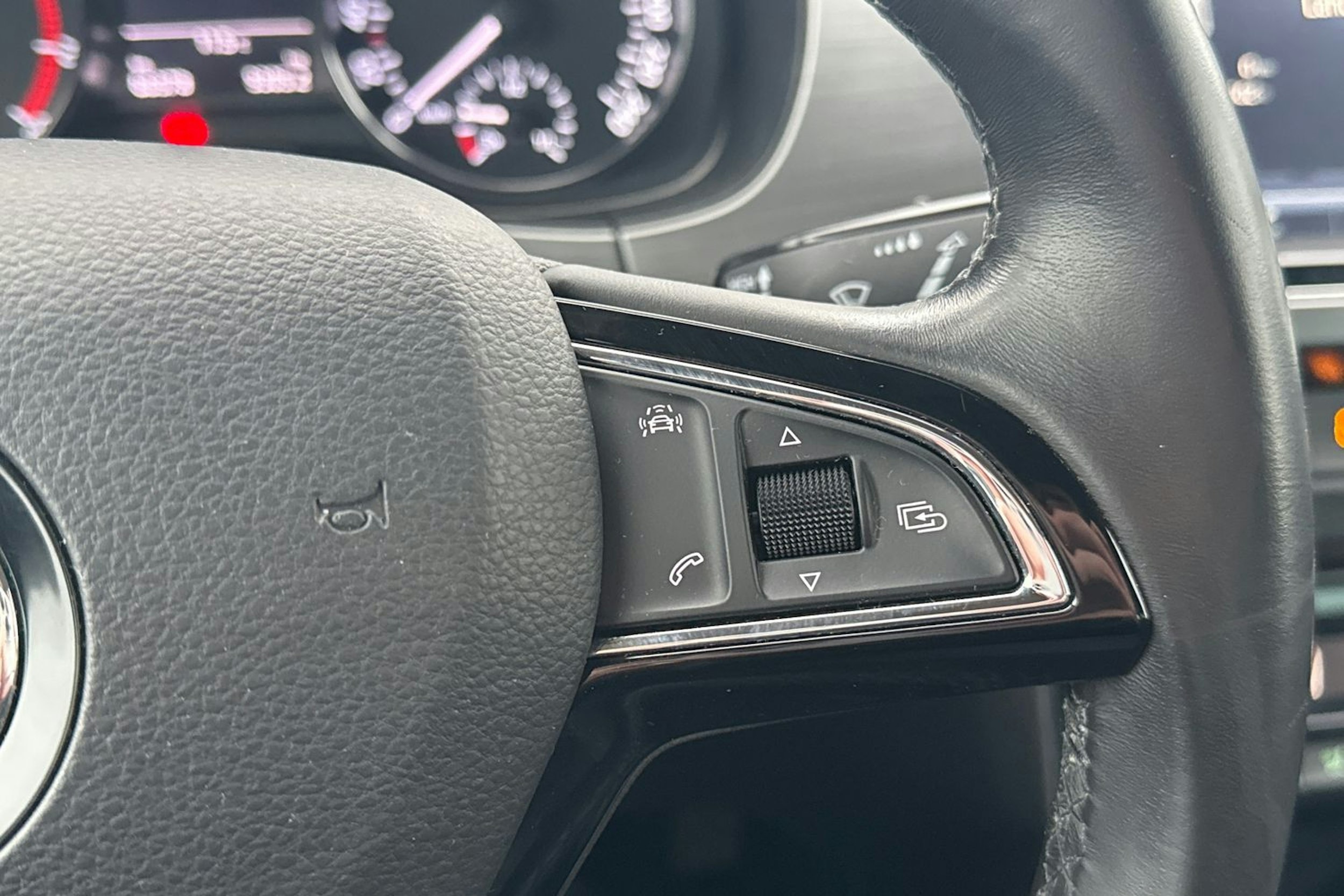 Harmaa Skoda FABIA 2018 kuva 16.