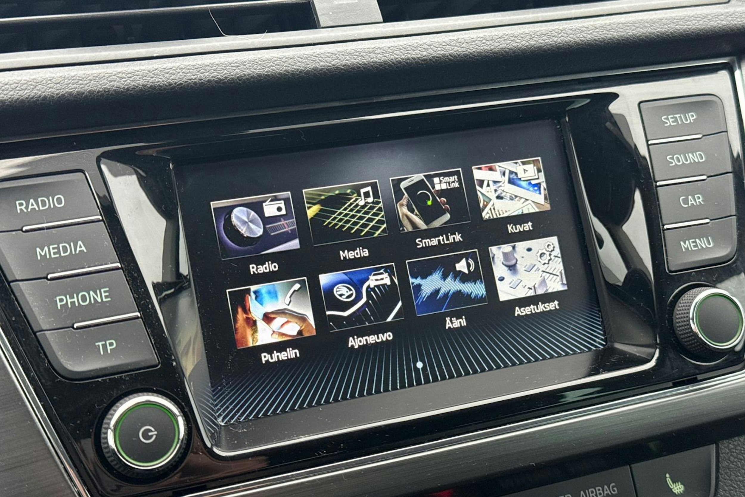 Harmaa Skoda FABIA 2018 kuva 19.