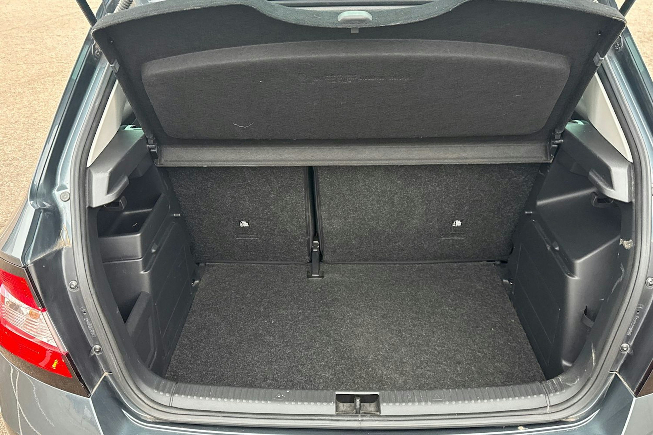 Harmaa Skoda FABIA 2018 kuva 21.