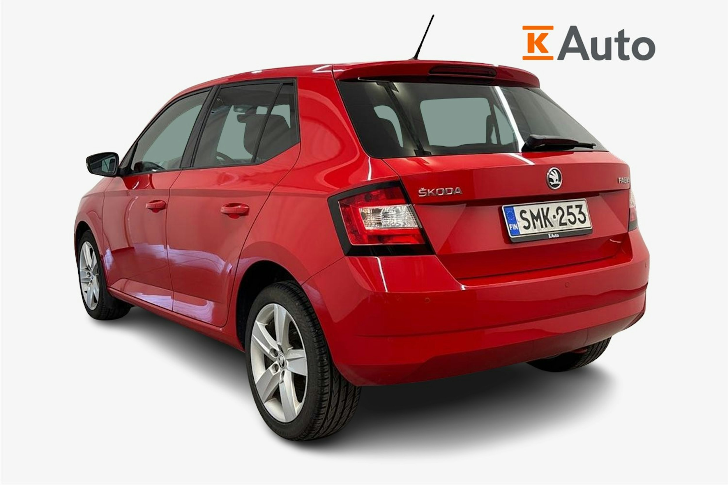 punainen Skoda Fabia 2018 kuva 2.