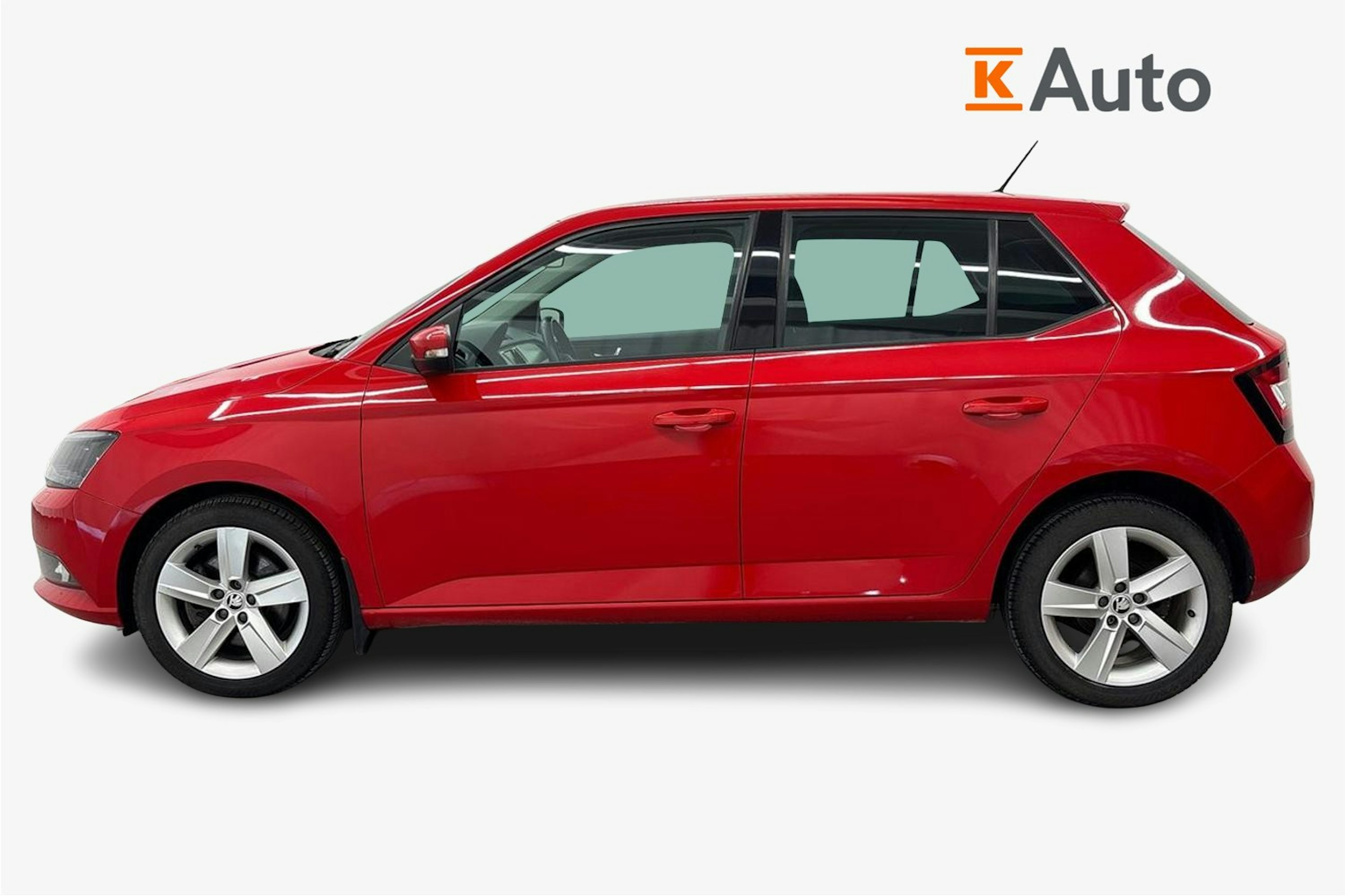 punainen Skoda Fabia 2018 kuva 6.