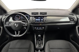 punainen Skoda Fabia 2018 kuva 9.
