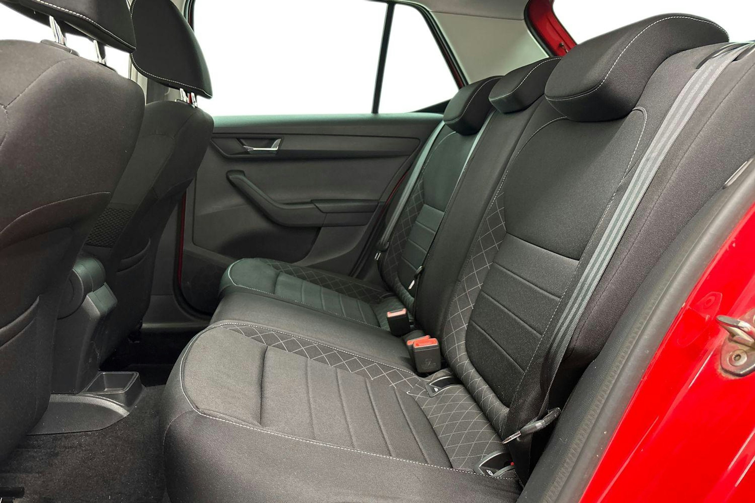 punainen Skoda Fabia 2018 kuva 10.