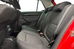 punainen Skoda Fabia 2018 kuva 10.