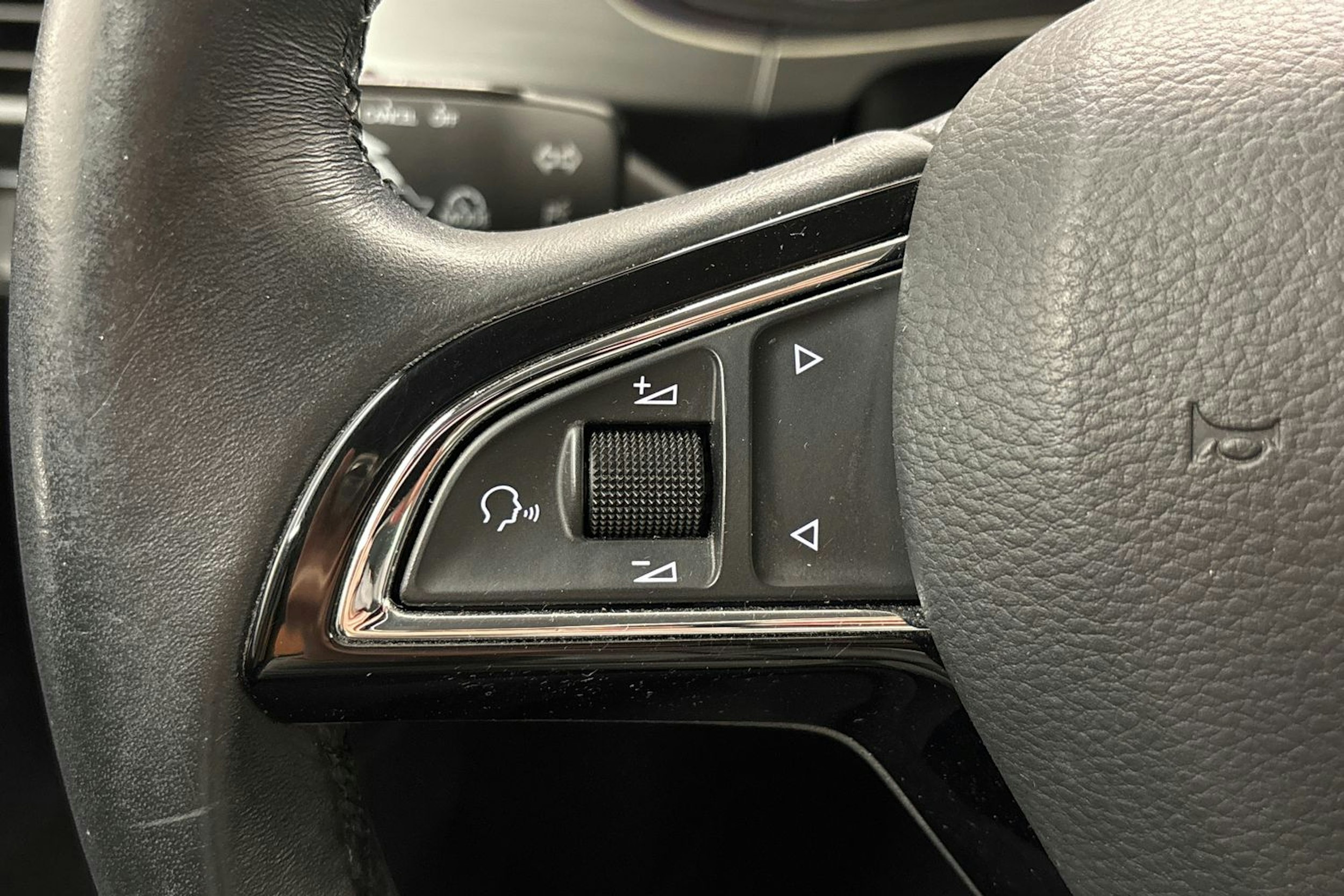 punainen Skoda Fabia 2018 kuva 16.