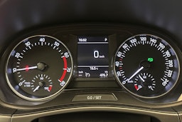 punainen Skoda Fabia 2018 kuva 19.