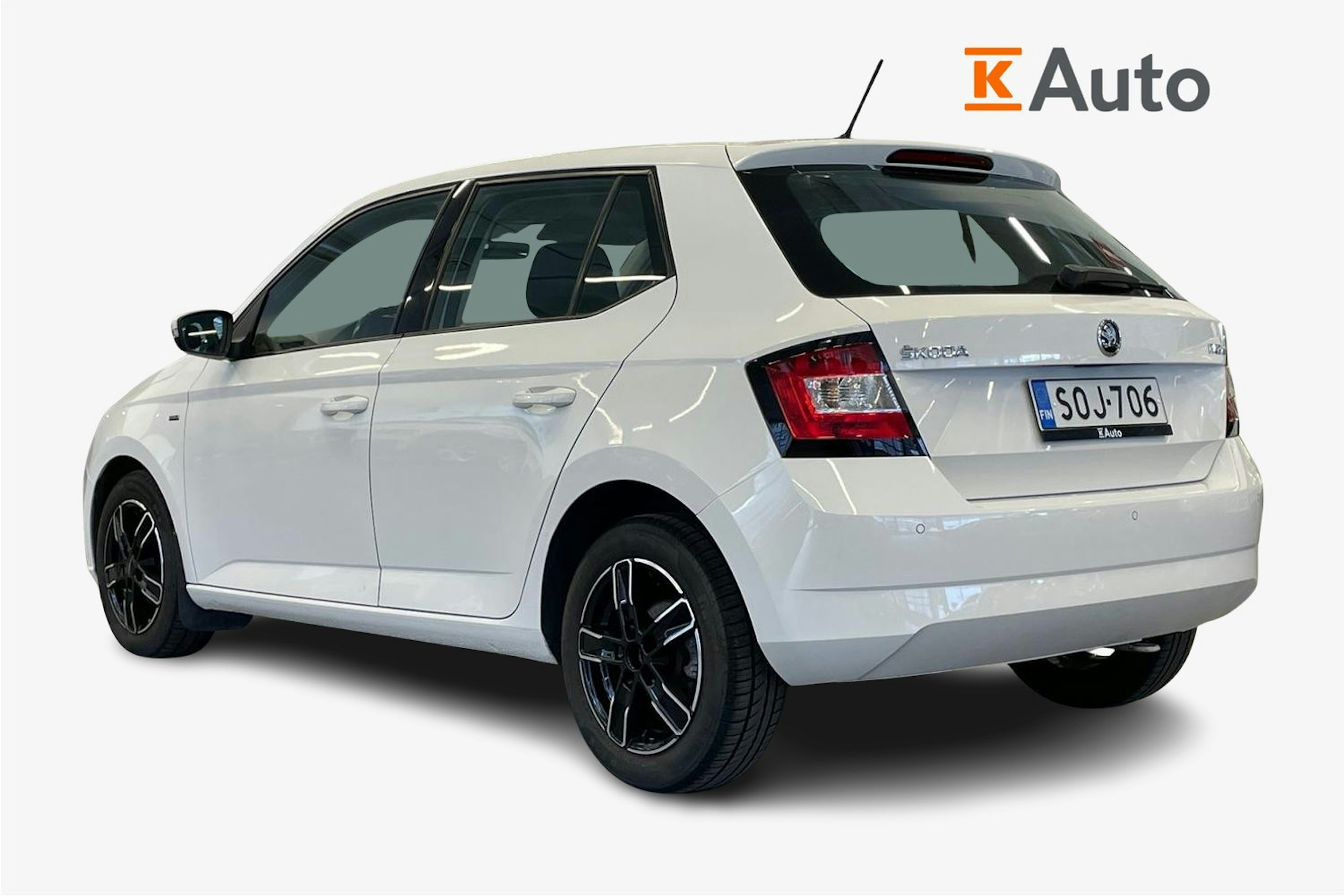 valkoinen Skoda Fabia 2018 kuva 2.