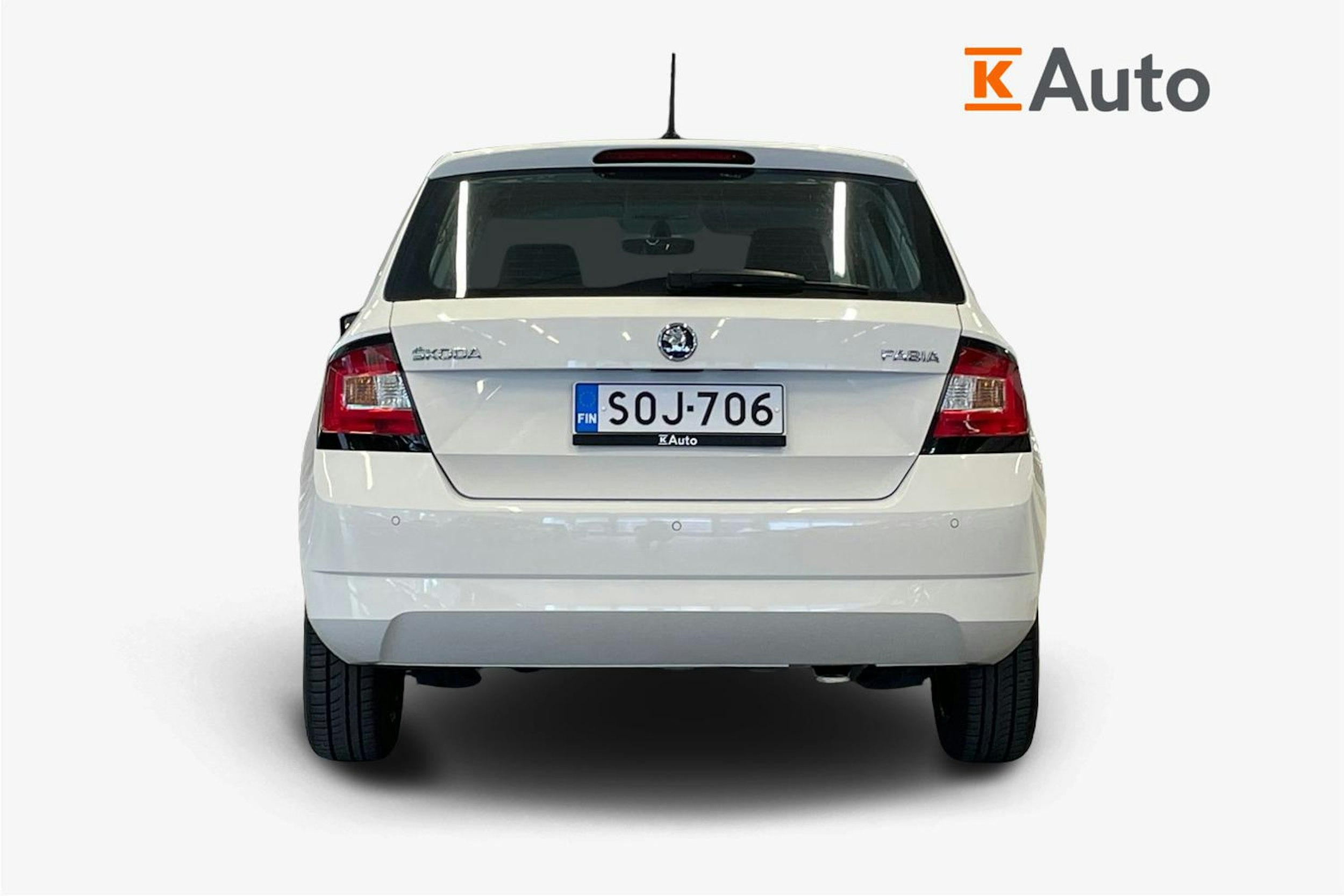 valkoinen Skoda Fabia 2018 kuva 3.