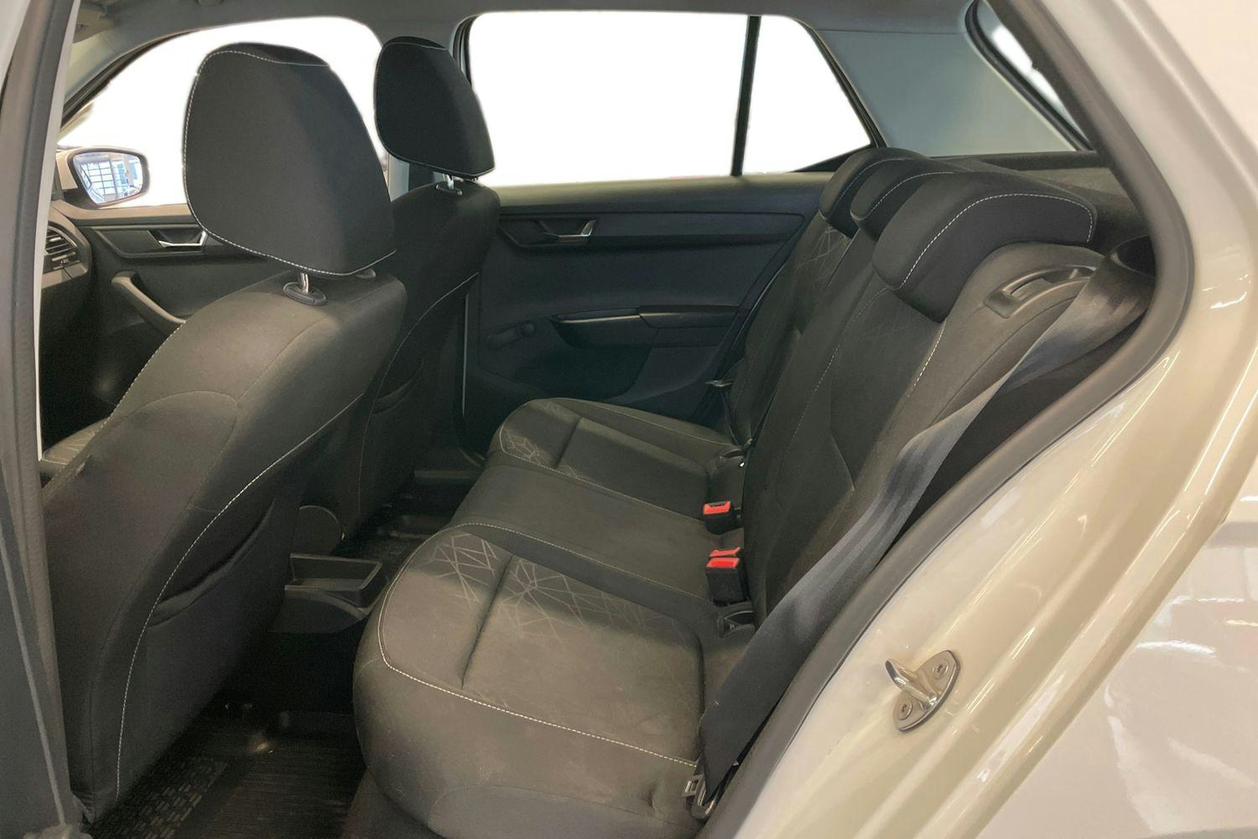 valkoinen Skoda Fabia 2018 kuva 10.