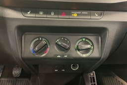 valkoinen Skoda Fabia 2018 kuva 16.