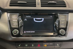 valkoinen Skoda Fabia 2018 kuva 17.