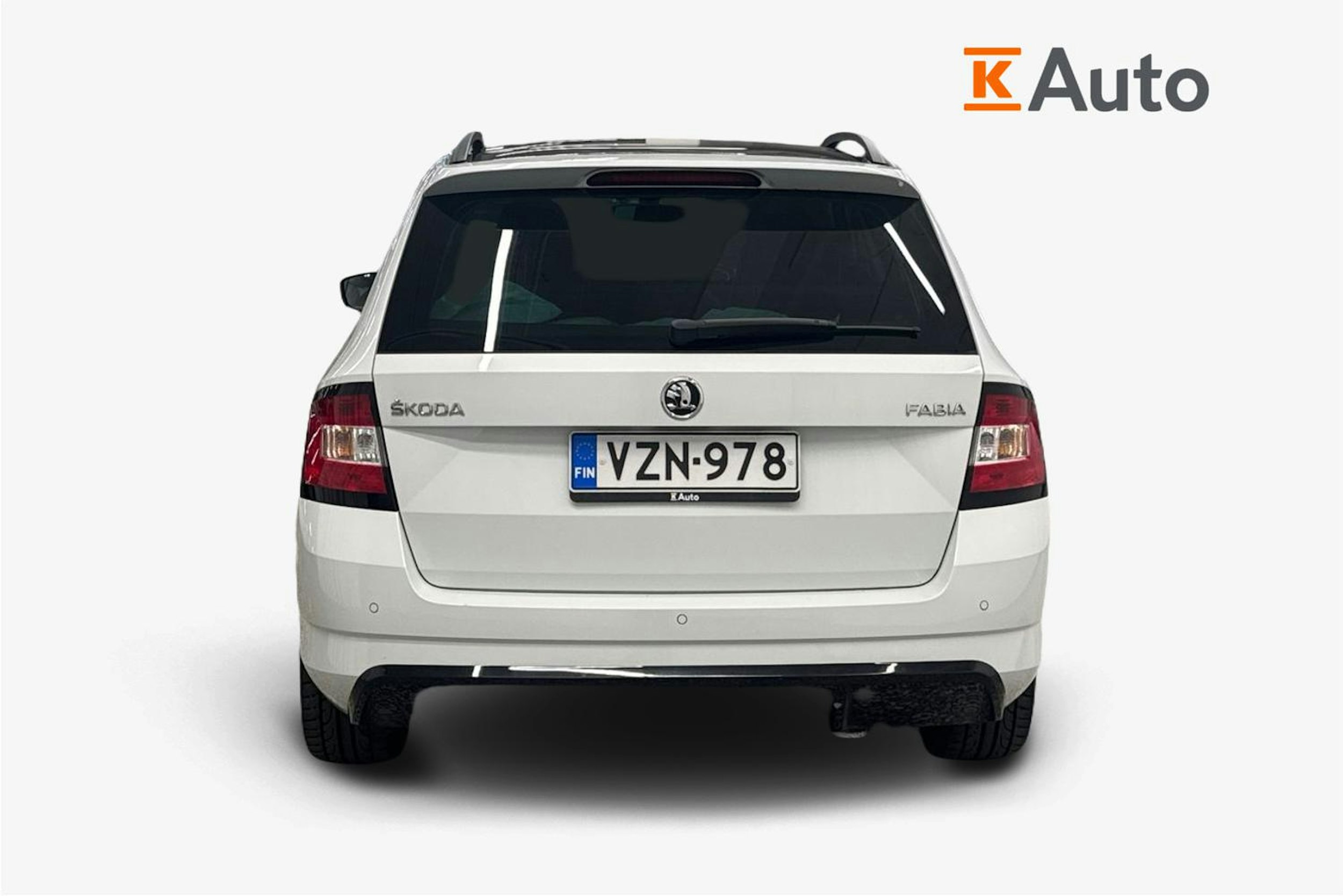 Valkoinen Skoda FABIA 2018 kuva 3.