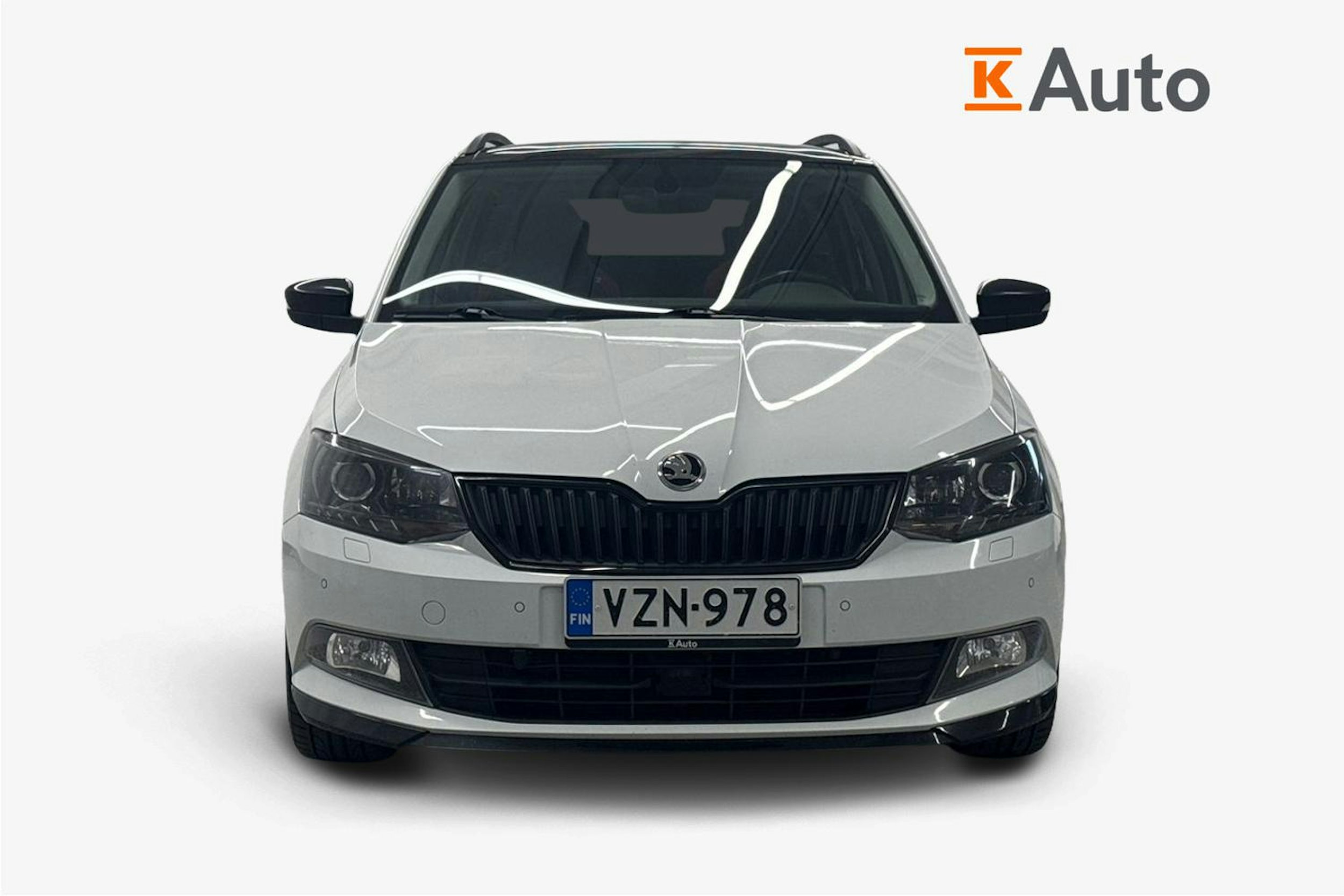 Valkoinen Skoda FABIA 2018 kuva 5.