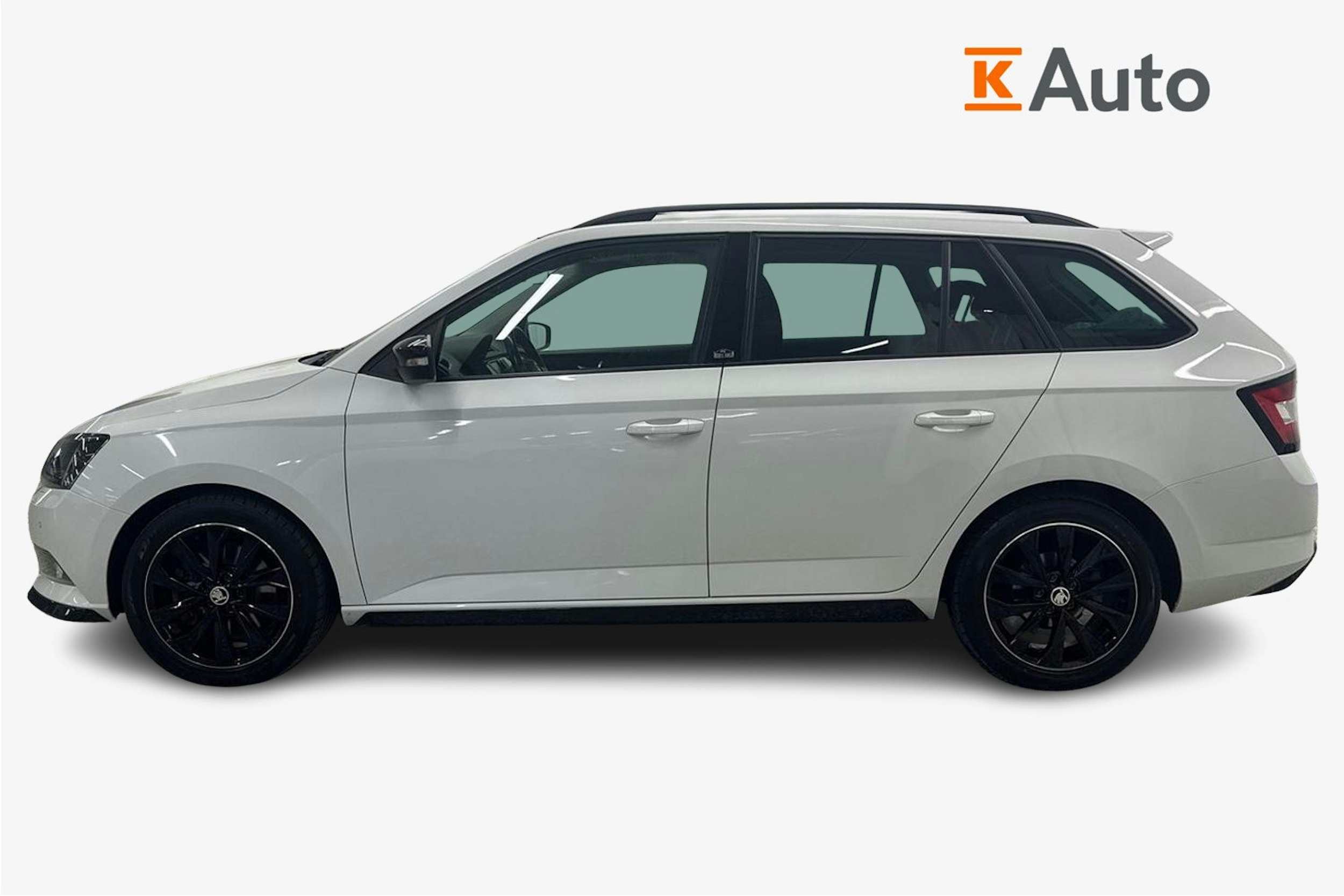 Valkoinen Skoda FABIA 2018 kuva 6.