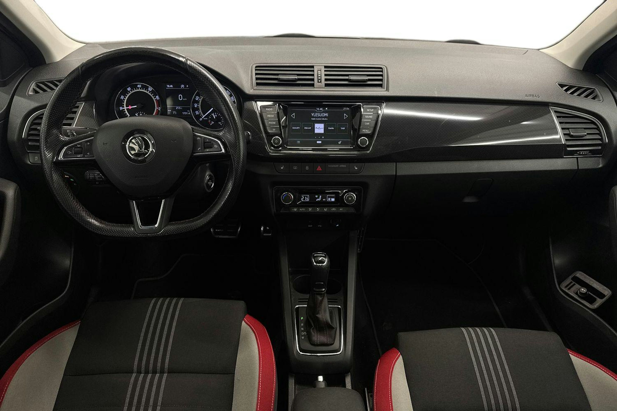 Valkoinen Skoda FABIA 2018 kuva 9.