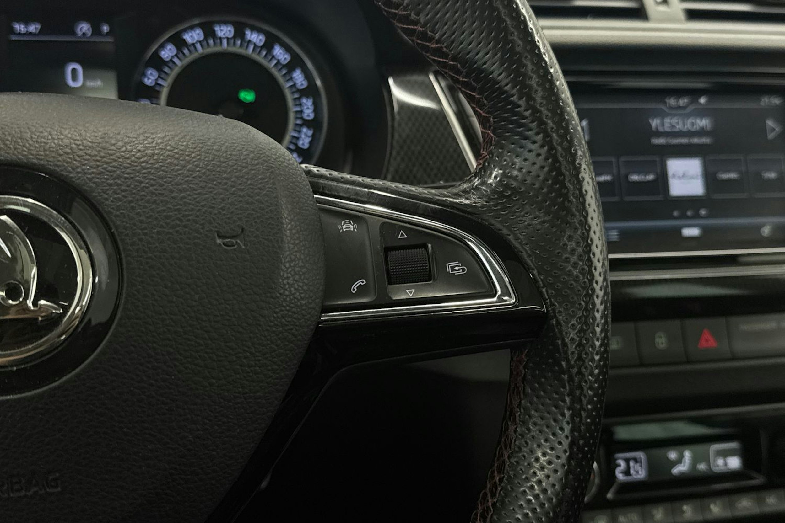 Valkoinen Skoda FABIA 2018 kuva 16.