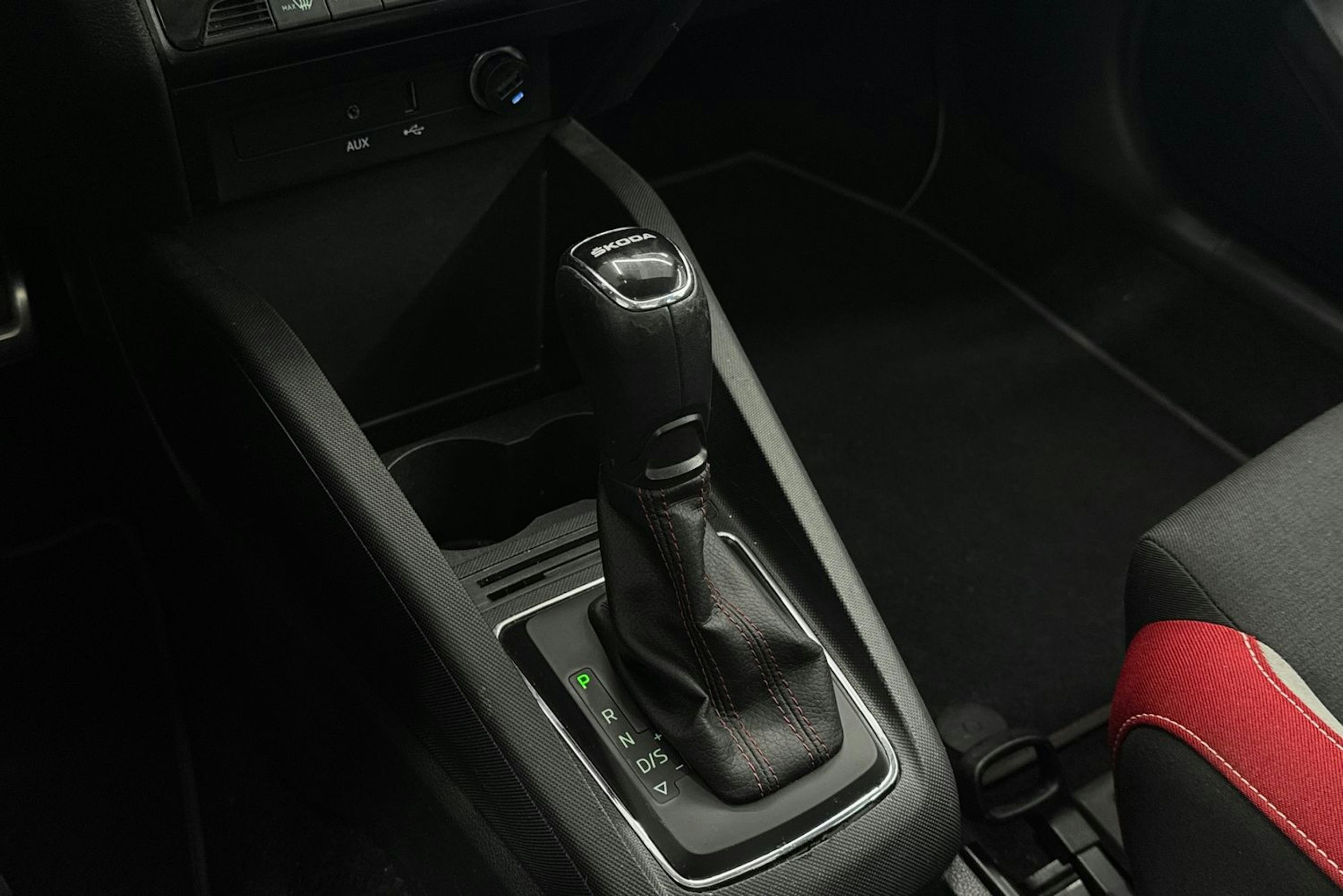 Valkoinen Skoda FABIA 2018 kuva 19.
