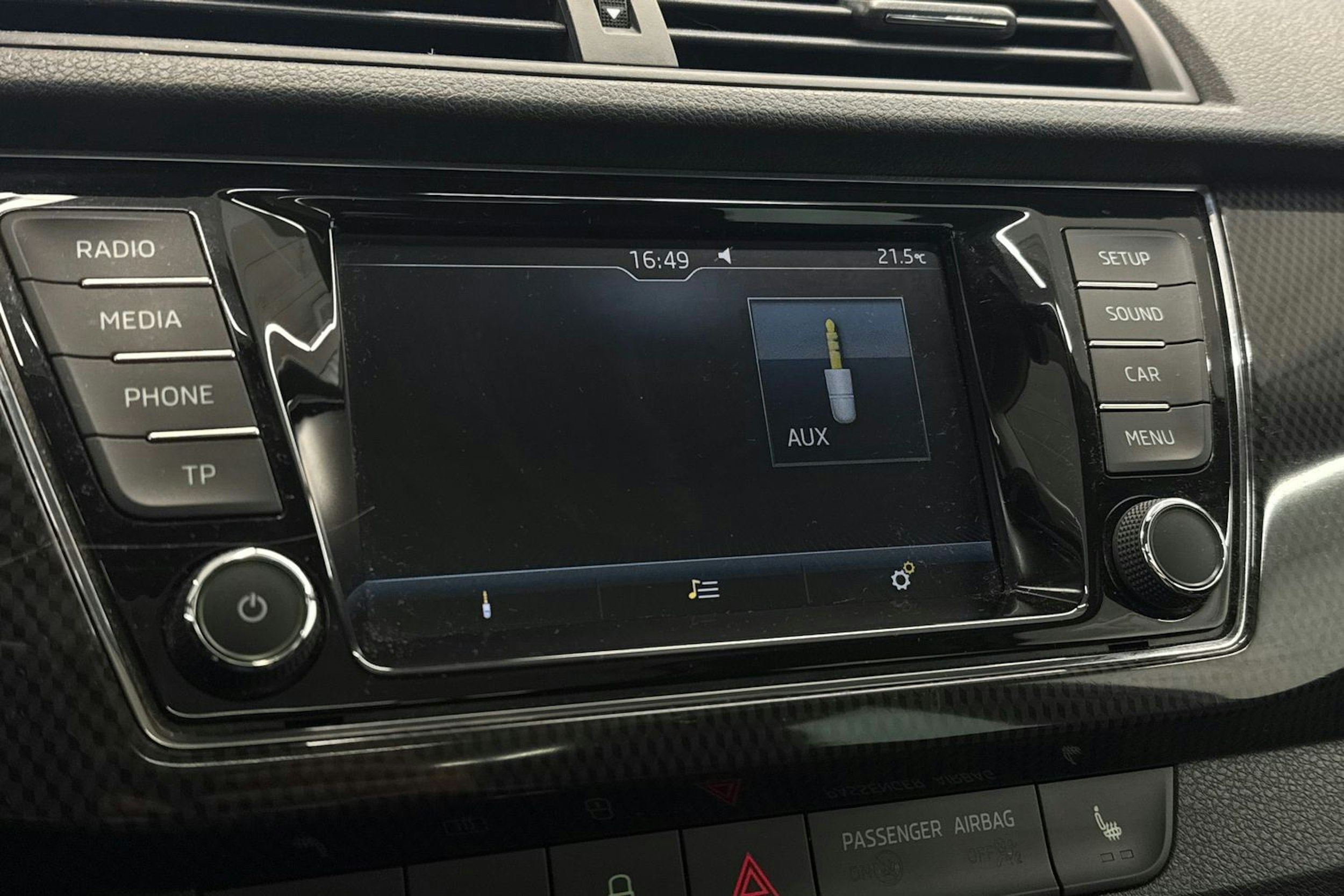 Valkoinen Skoda FABIA 2018 kuva 24.