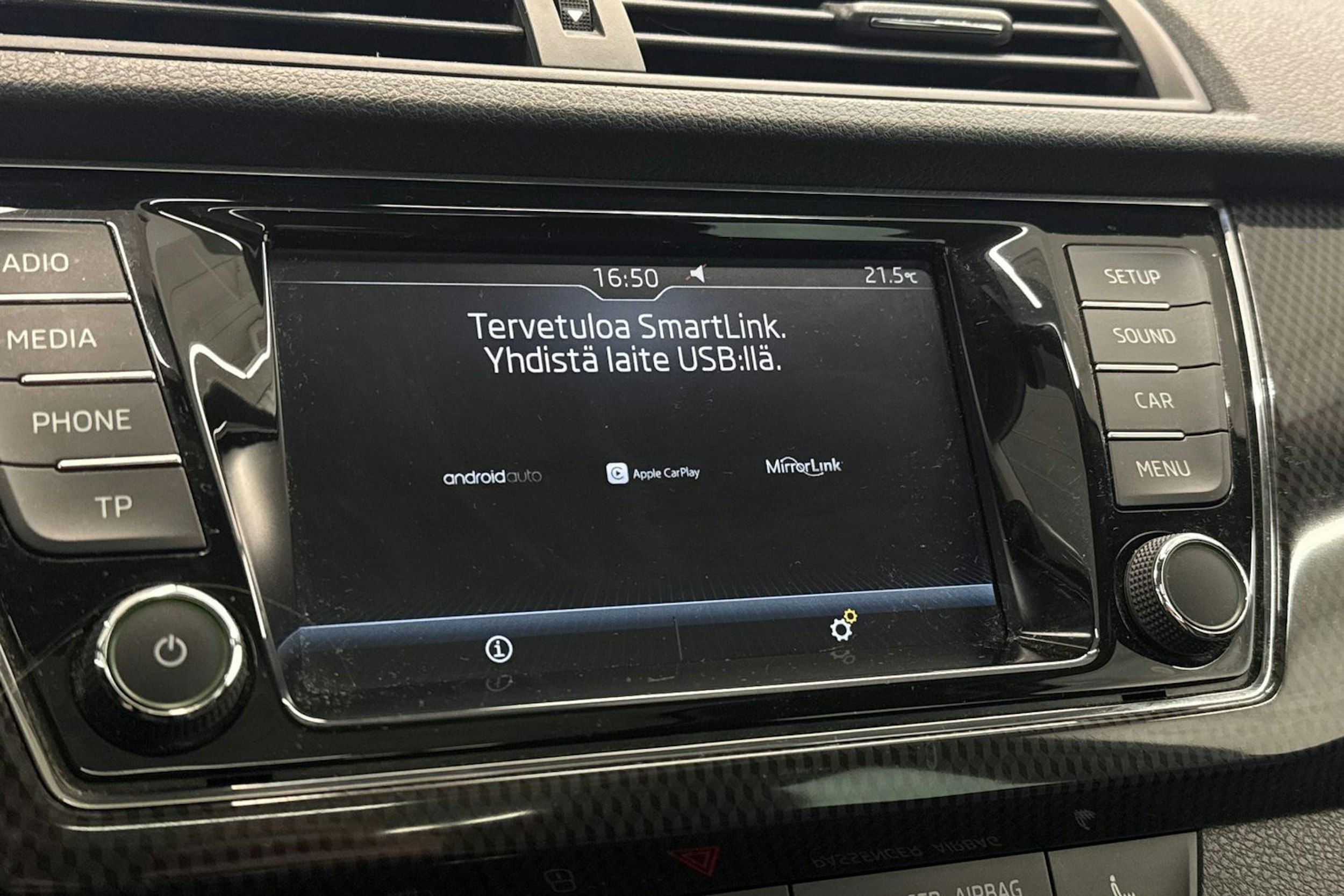 Valkoinen Skoda FABIA 2018 kuva 27.