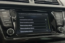 Valkoinen Skoda FABIA 2018 kuva 32.