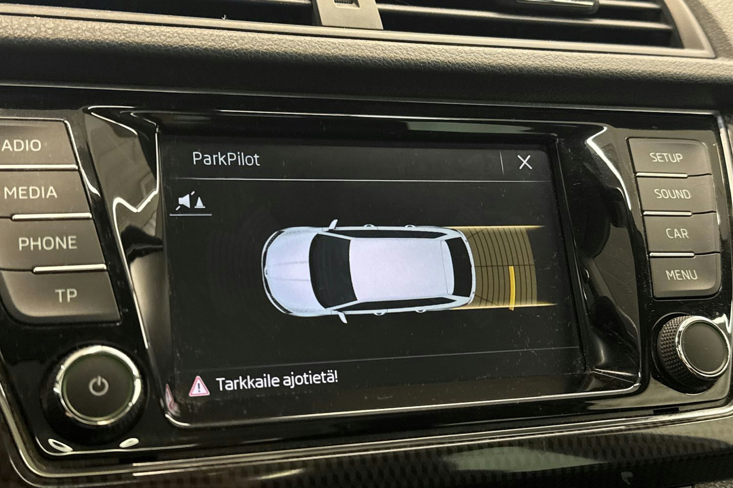 Valkoinen Skoda FABIA 2018 kuva 33.