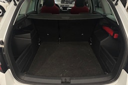 Valkoinen Skoda FABIA 2018 kuva 34.