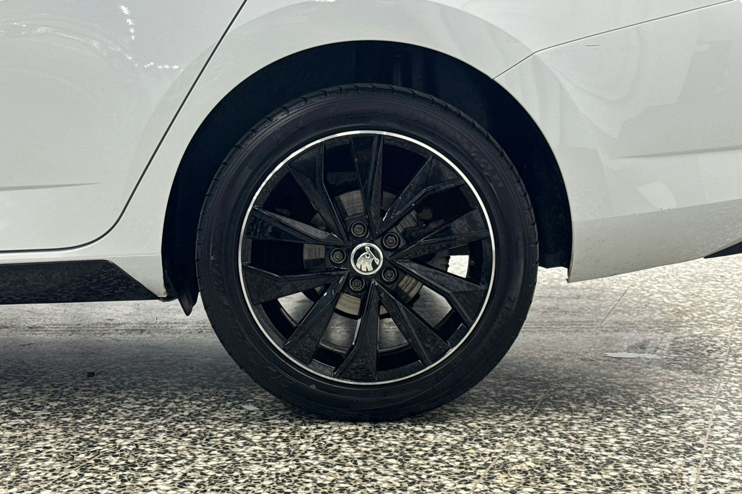 Valkoinen Skoda FABIA 2018 kuva 35.