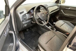 harmaa Skoda Fabia 2018 kuva 6.