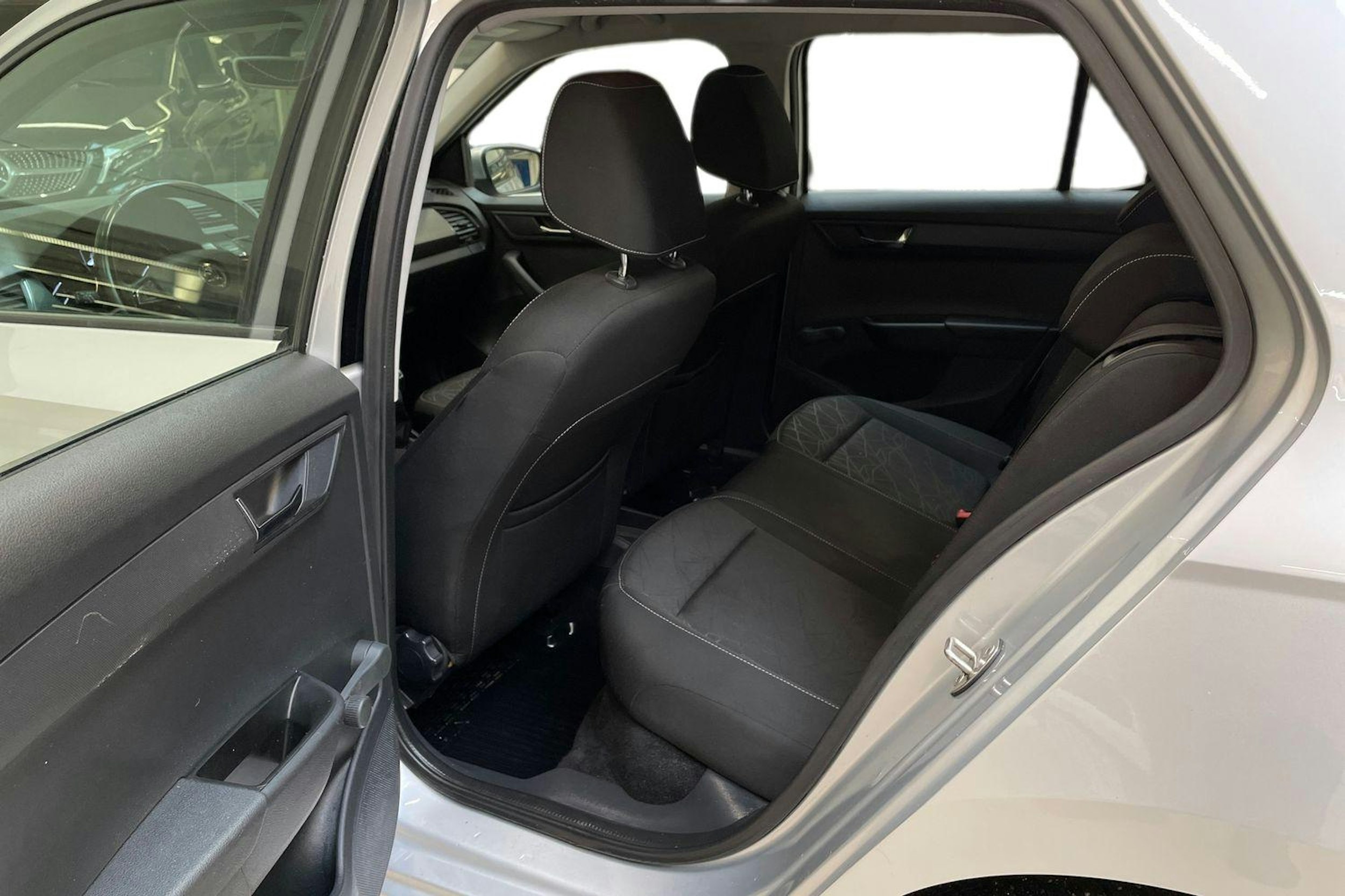 harmaa Skoda Fabia 2018 kuva 8.