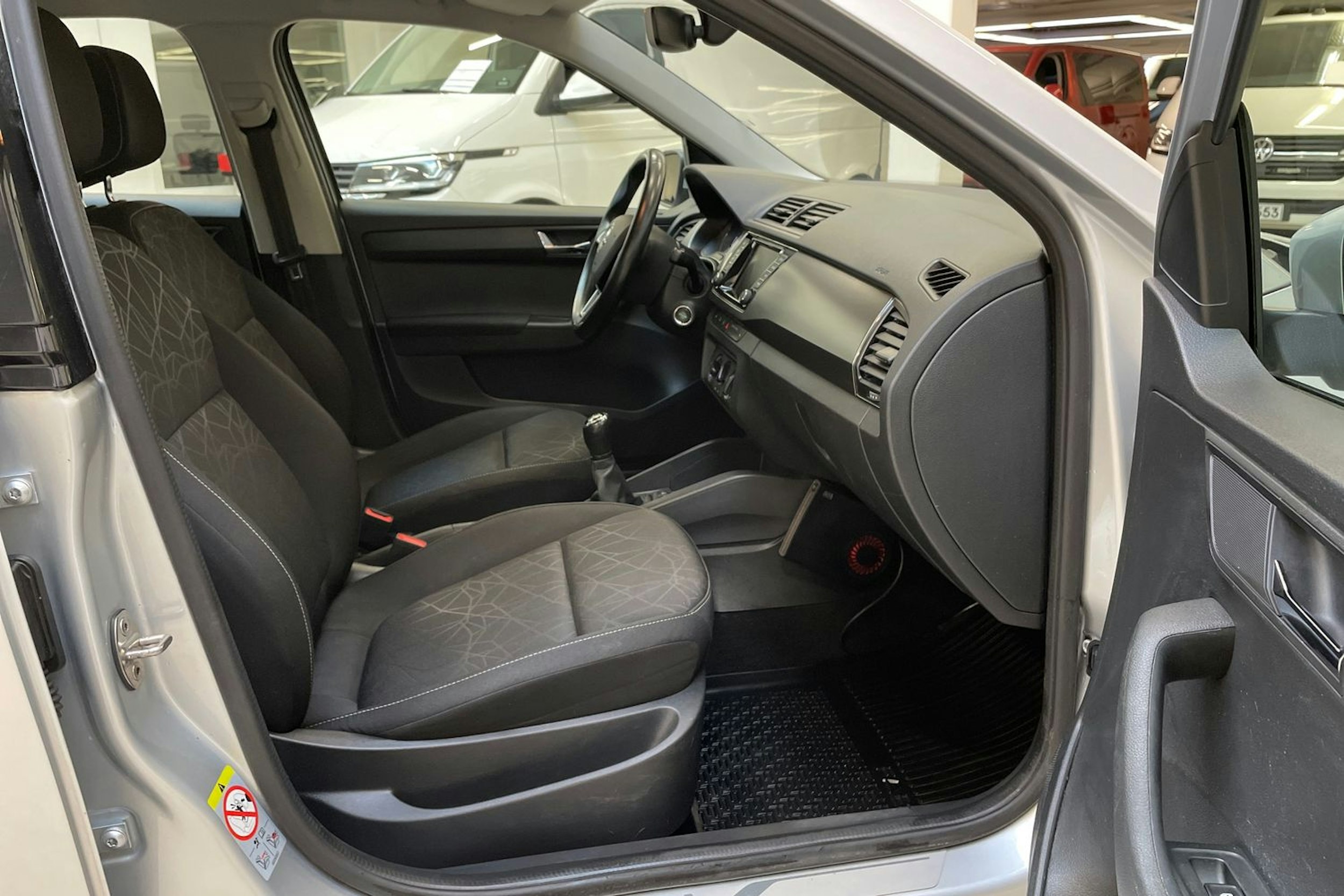 harmaa Skoda Fabia 2018 kuva 14.