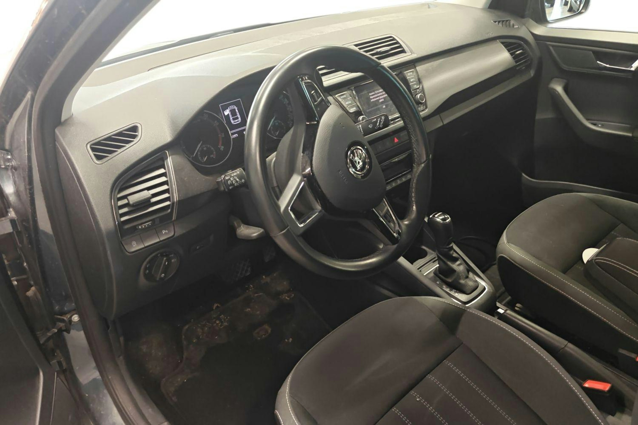 harmaa Skoda Fabia 2019 kuva 3.