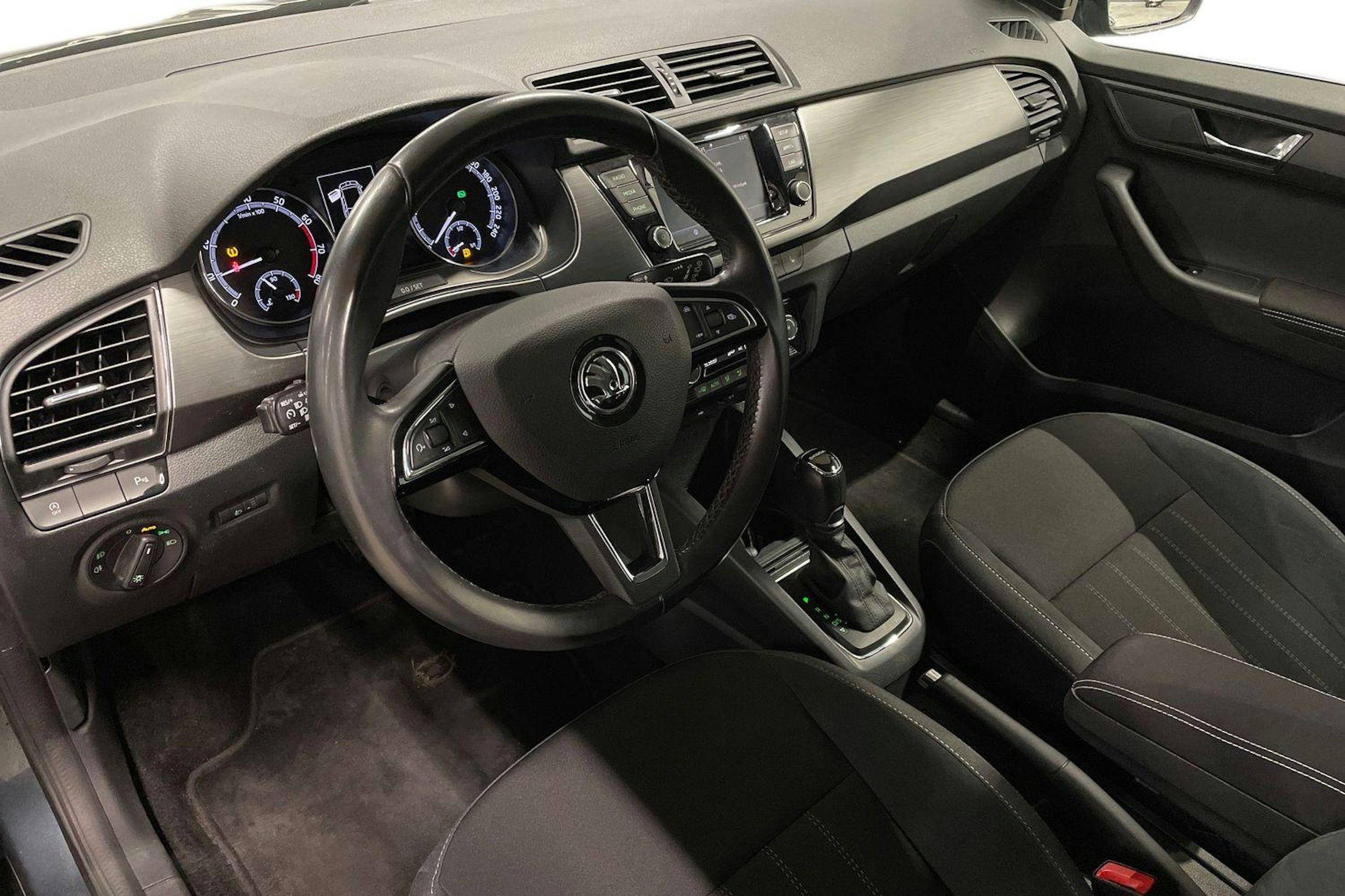harmaa Skoda Fabia 2019 kuva 7.