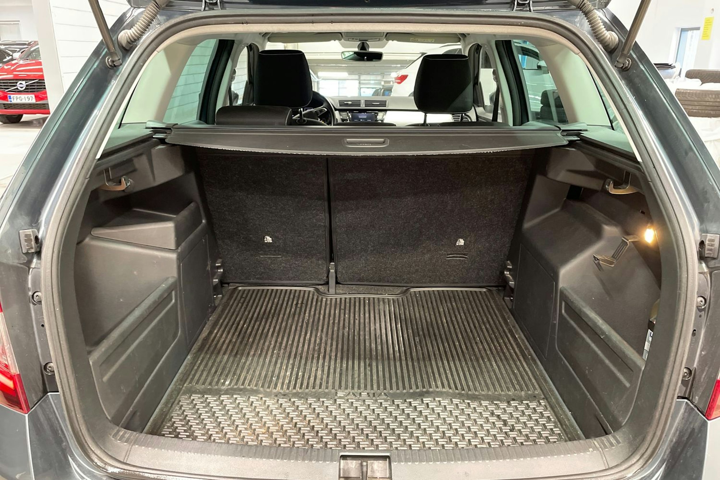 harmaa Skoda Fabia 2019 kuva 15.