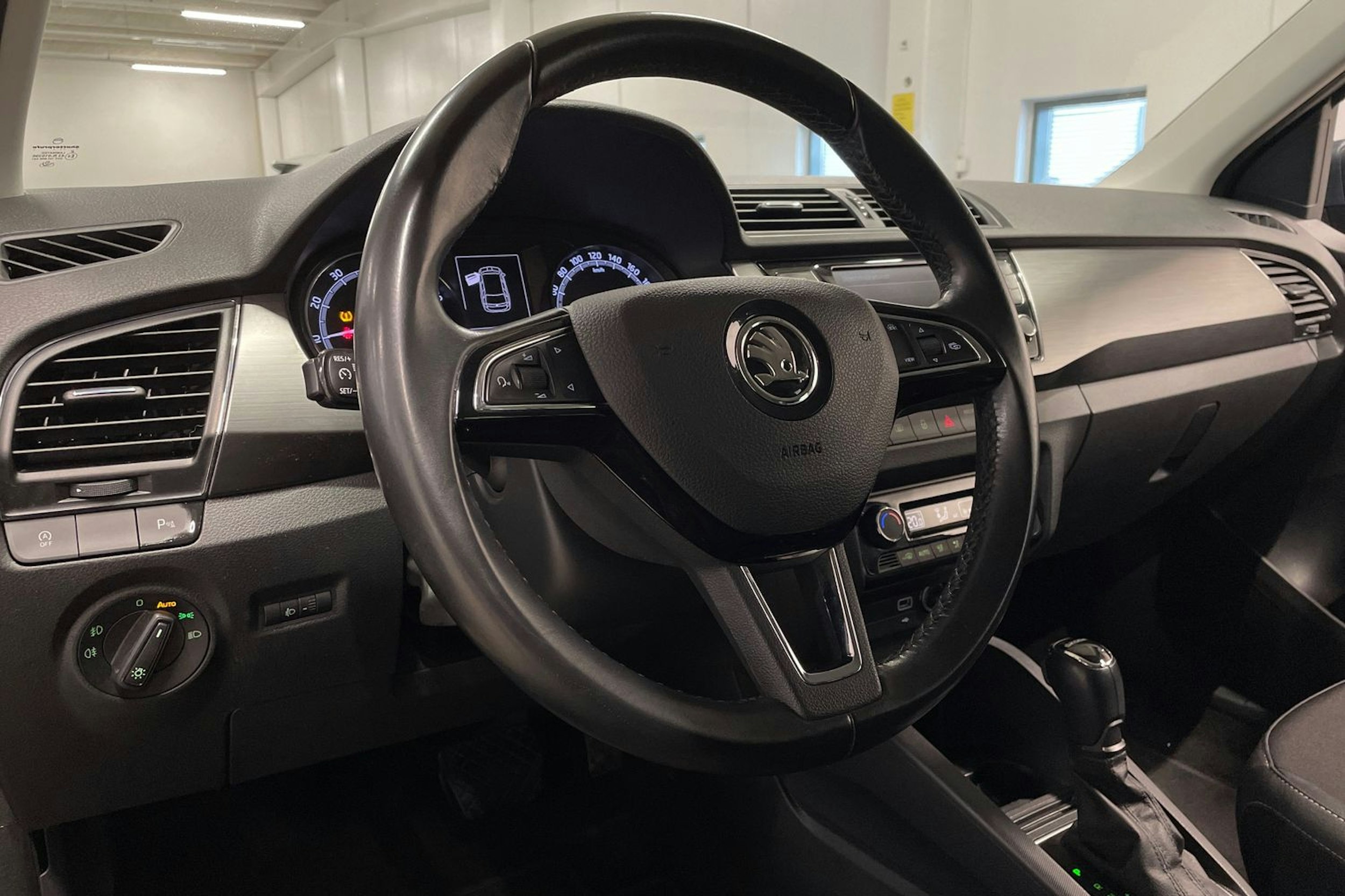 harmaa Skoda Fabia 2019 kuva 23.