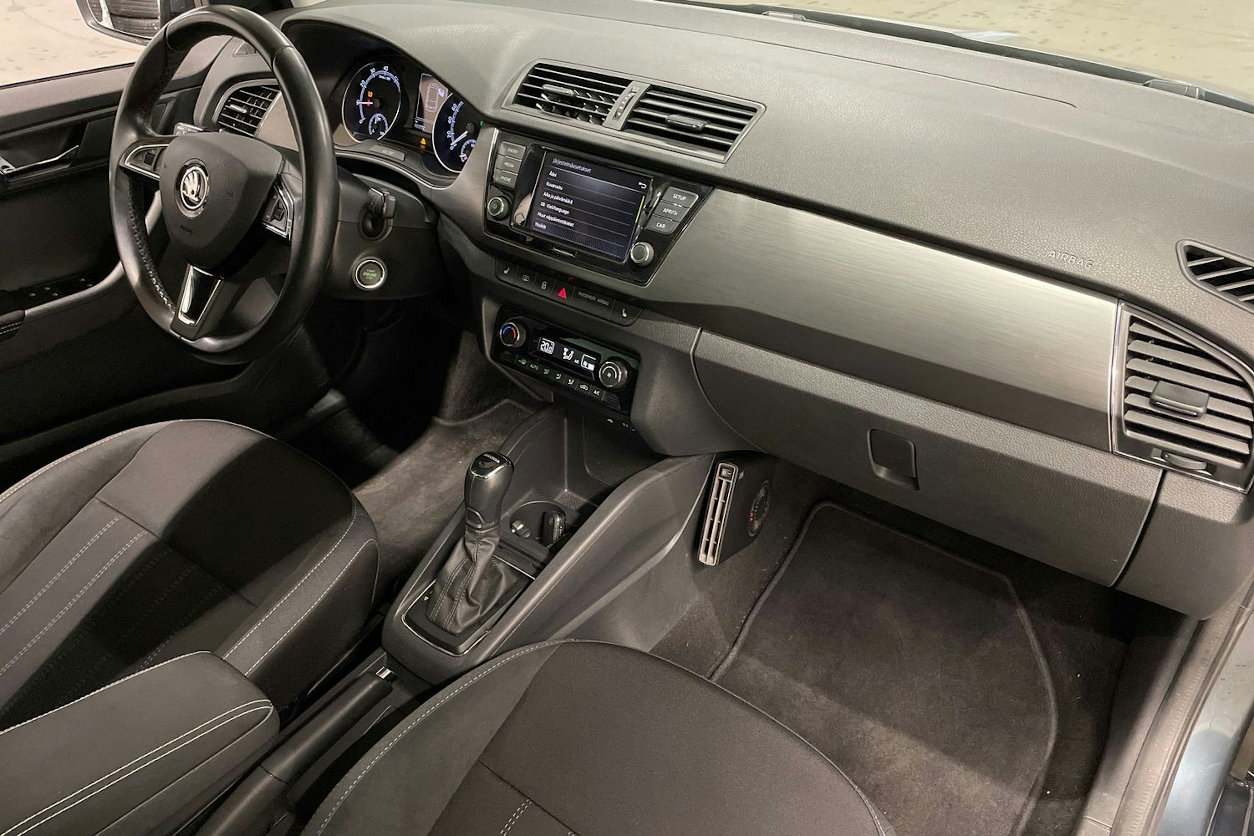 harmaa Skoda Fabia 2019 kuva 25.