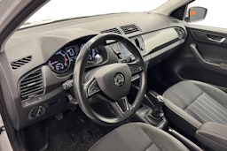 valkoinen Skoda Fabia 2019 kuva 7.