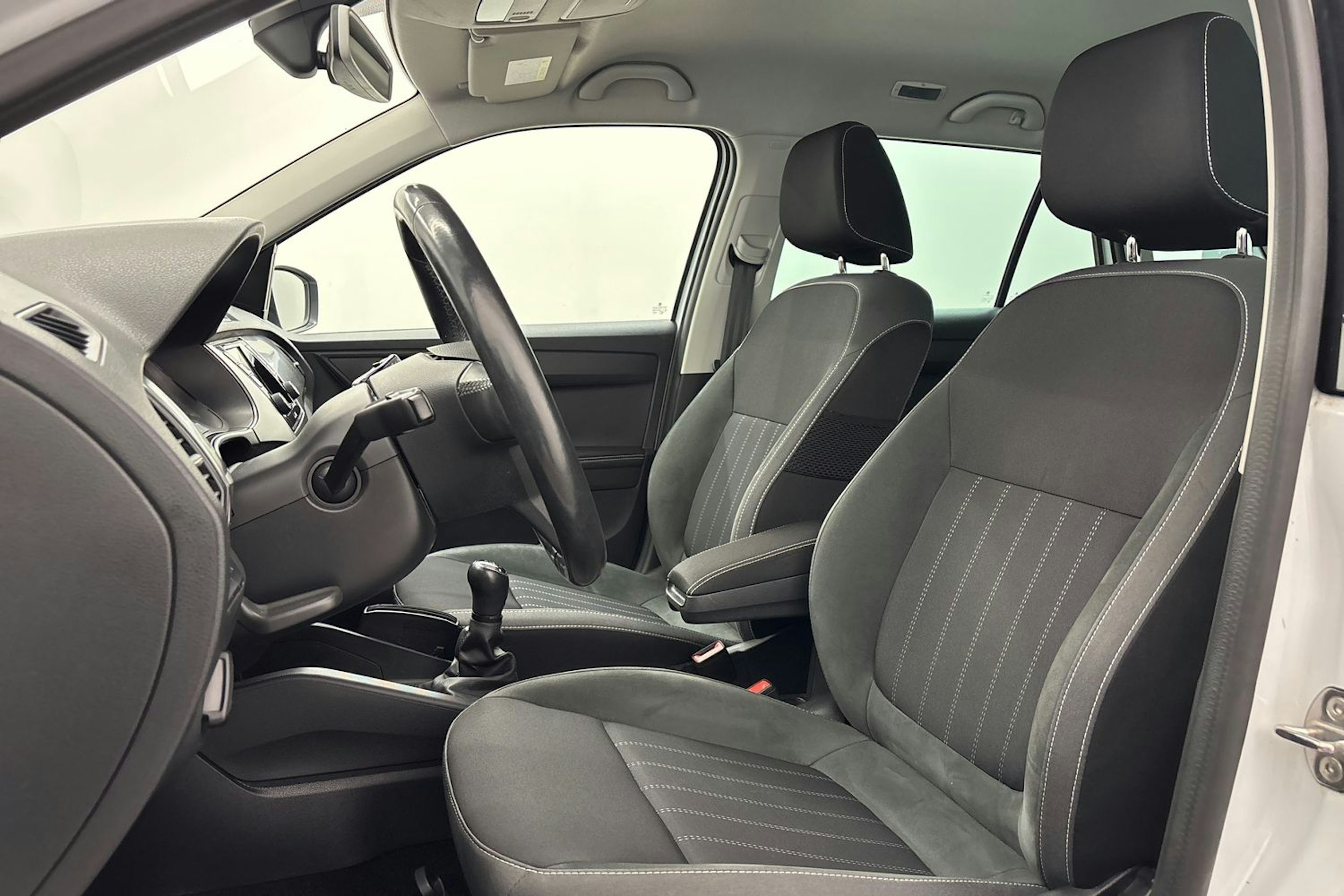 valkoinen Skoda Fabia 2019 kuva 14.