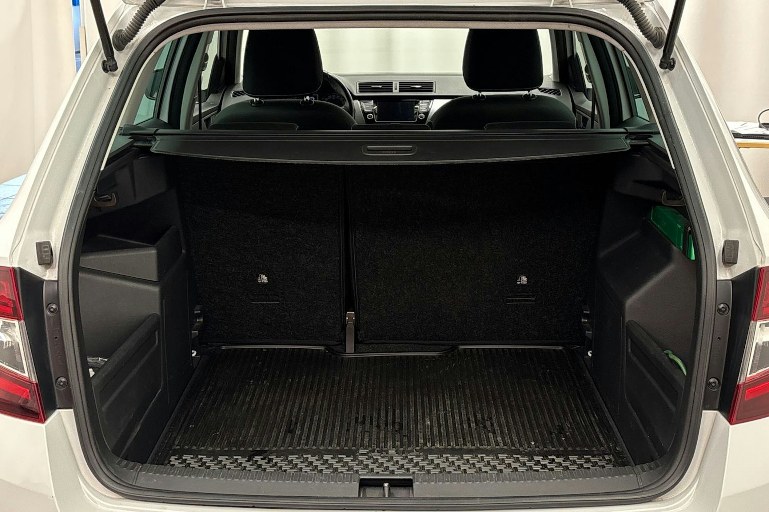 valkoinen Skoda Fabia 2019 kuva 22.