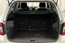 valkoinen Skoda Fabia 2019 kuva 22.