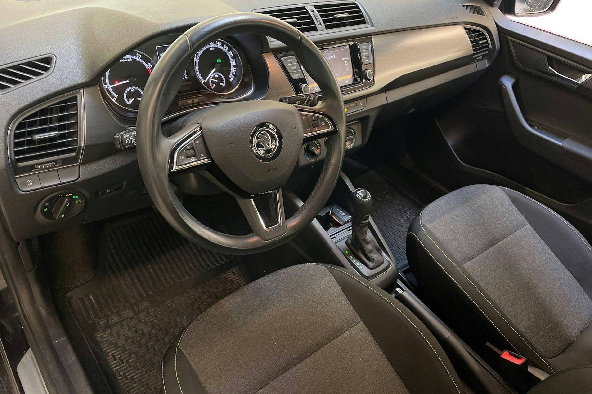 Musta Skoda FABIA 2019 kuva 3.