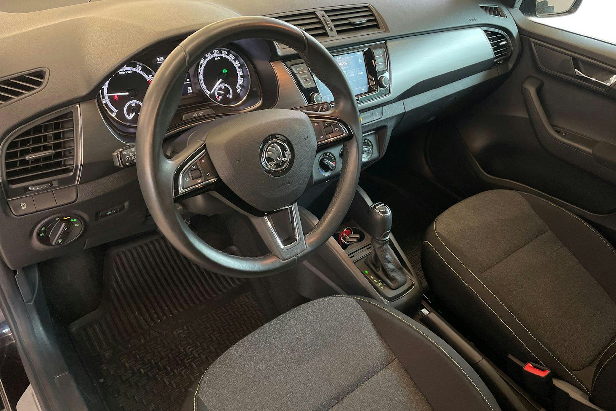 Musta Skoda FABIA 2019 kuva 7.
