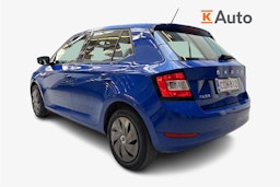 sininen Skoda Fabia 2019 kuva 2.