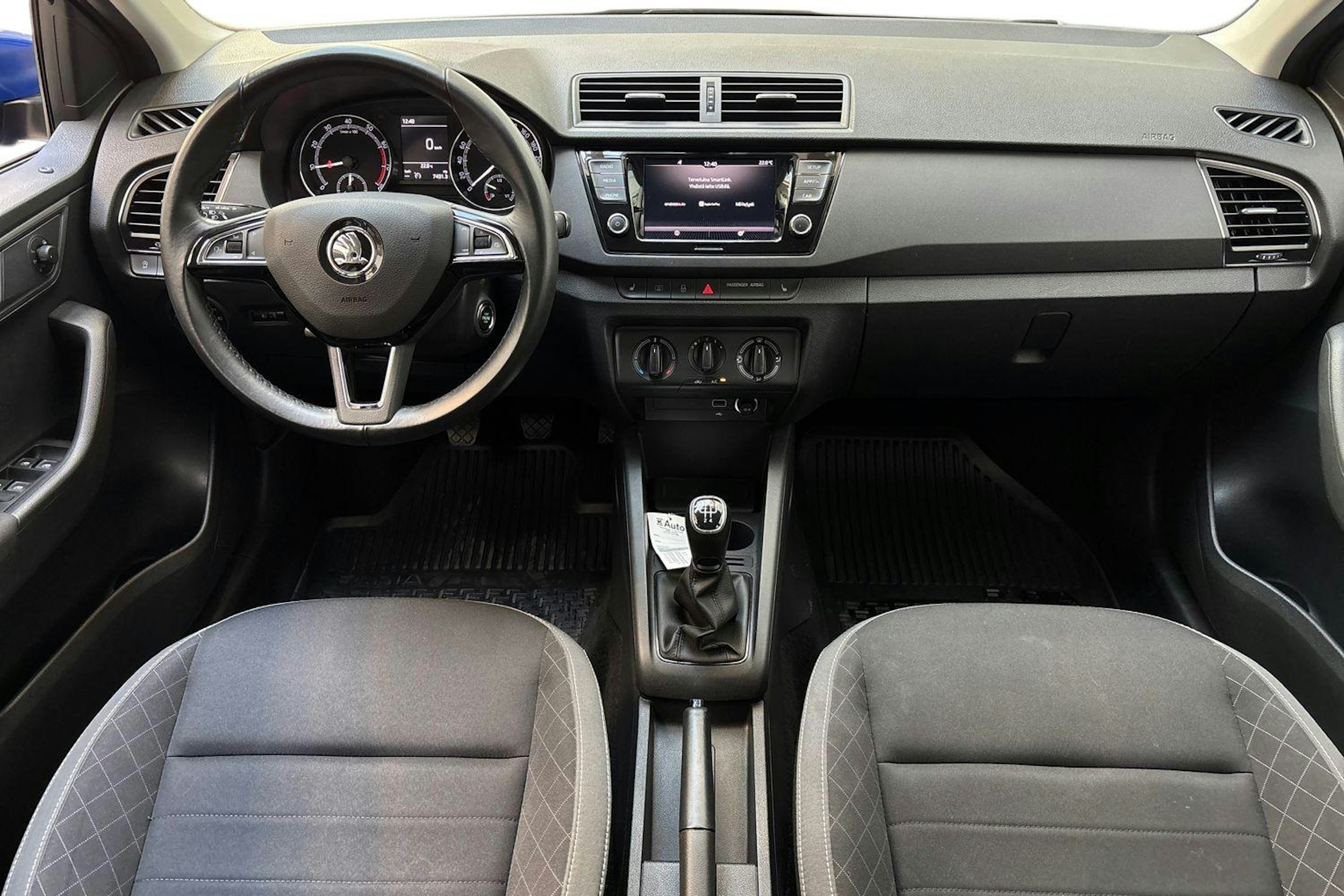 sininen Skoda Fabia 2019 kuva 7.