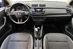 sininen Skoda Fabia 2019 kuva 7.