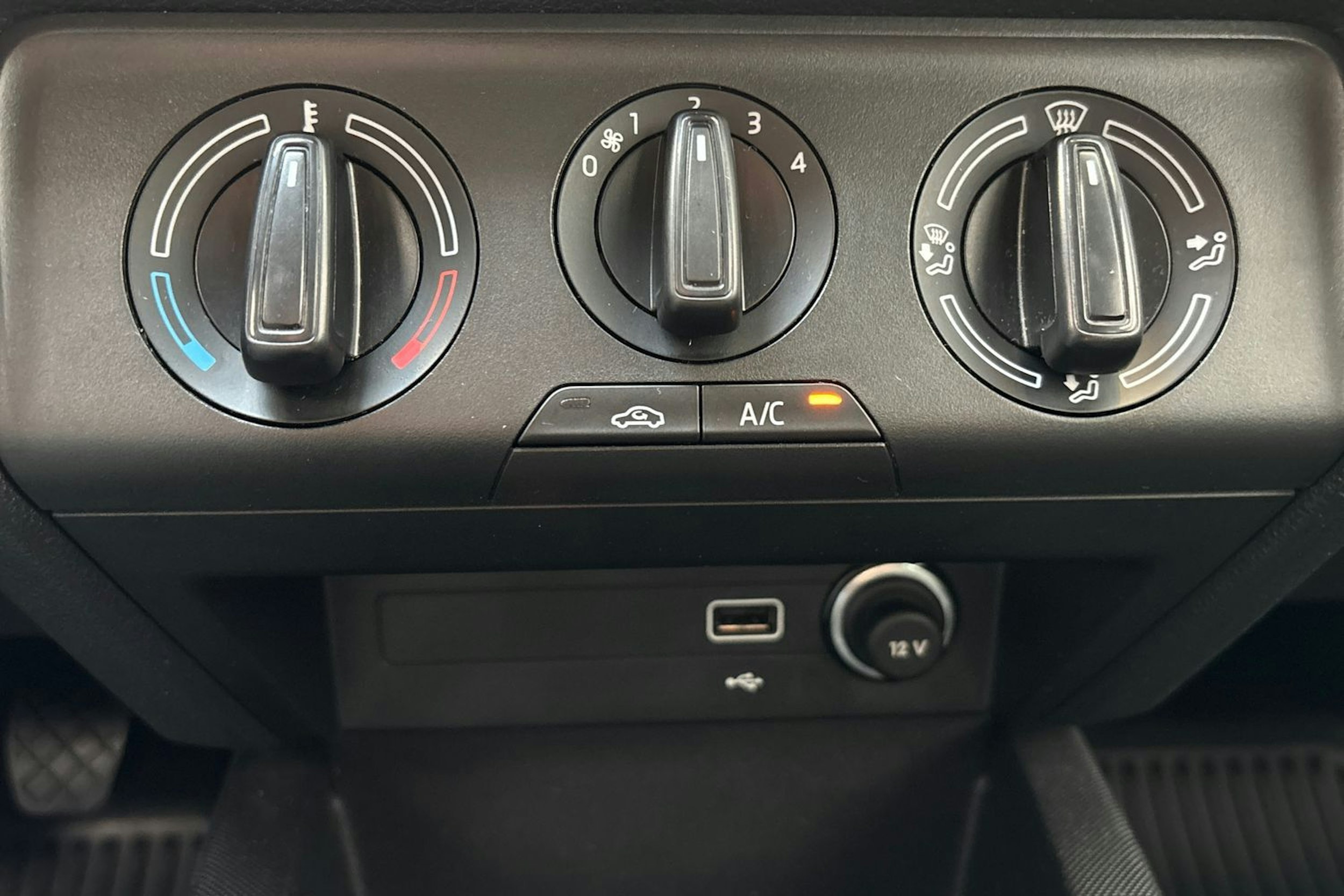 sininen Skoda Fabia 2019 kuva 22.