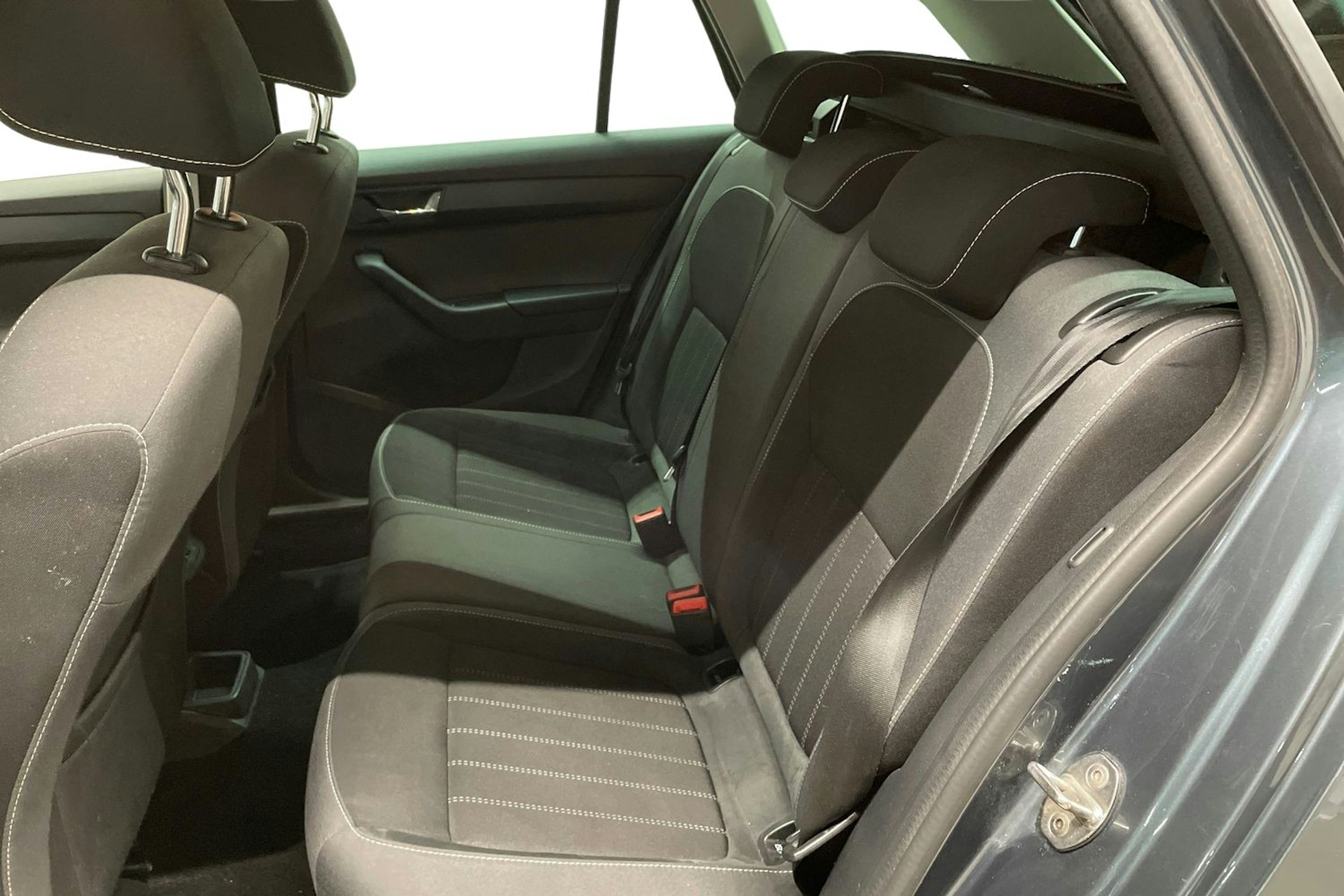Harmaa Skoda FABIA 2019 kuva 10.