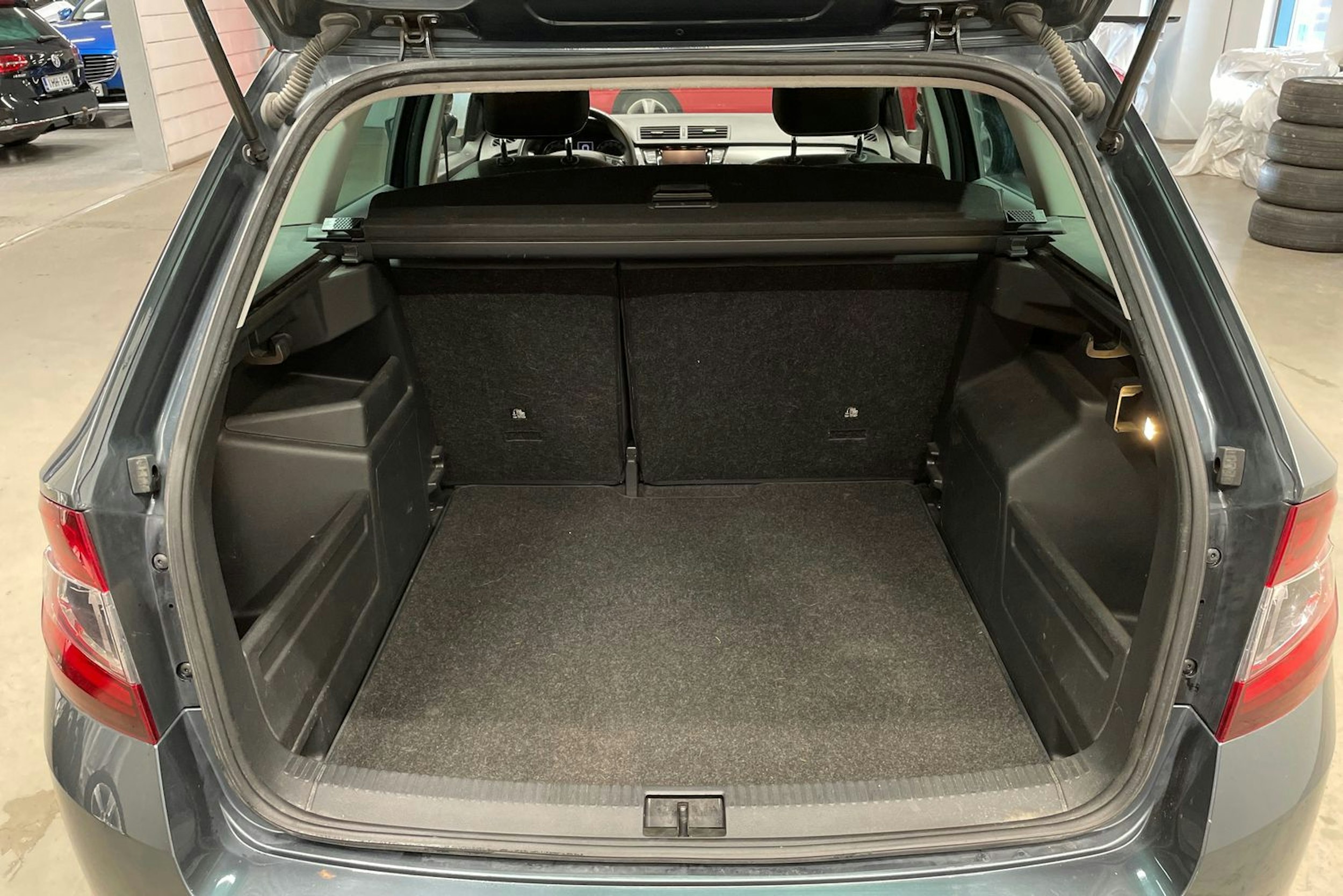 Harmaa Skoda FABIA 2019 kuva 15.