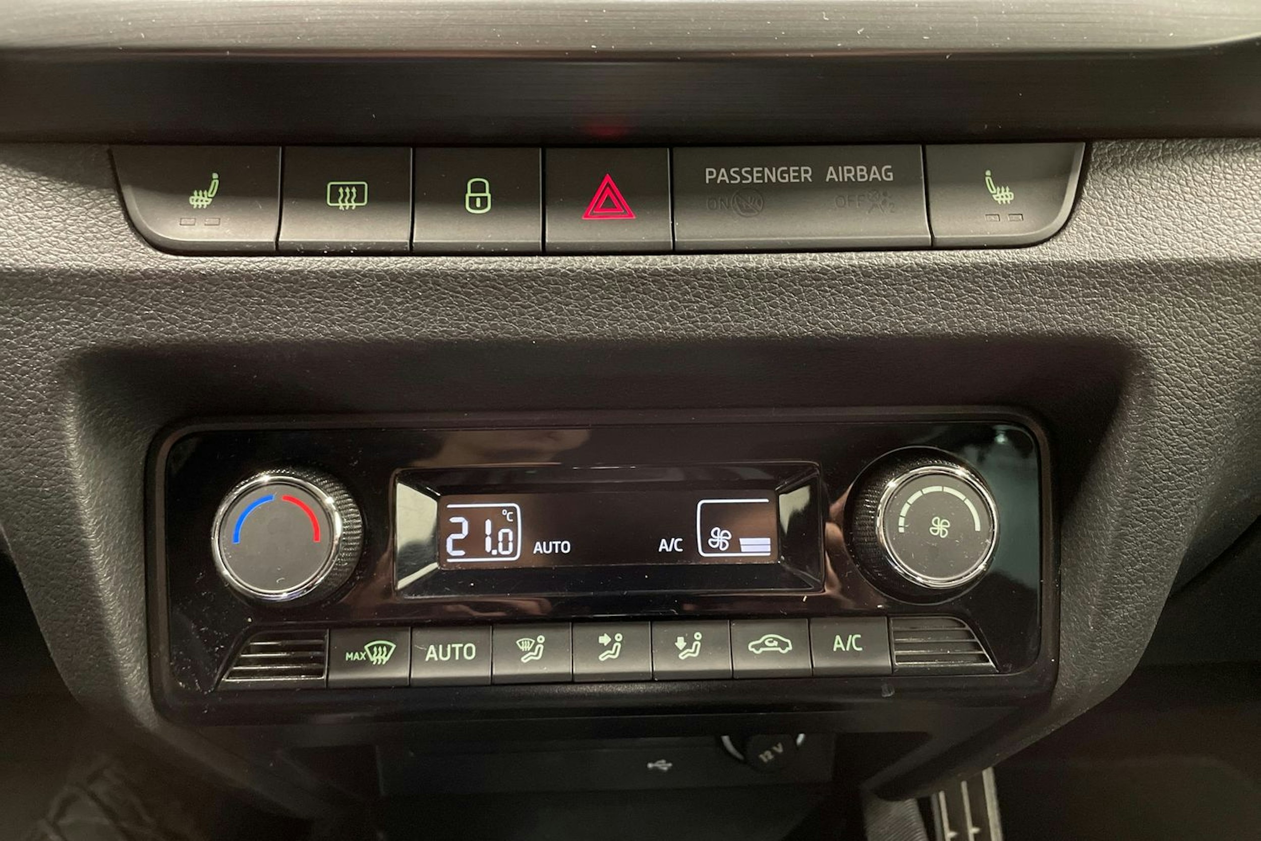 Harmaa Skoda FABIA 2019 kuva 18.