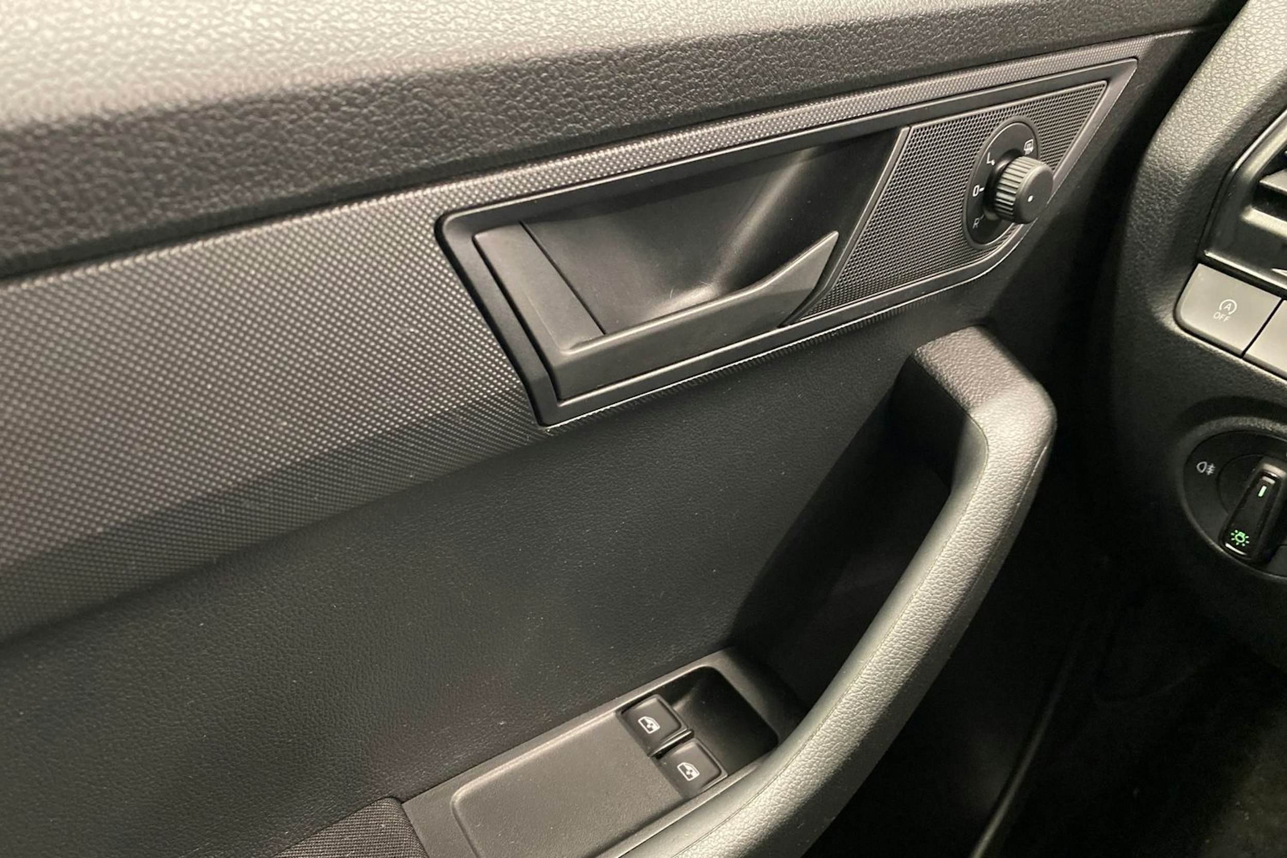 musta Skoda Fabia 2018 kuva 17.